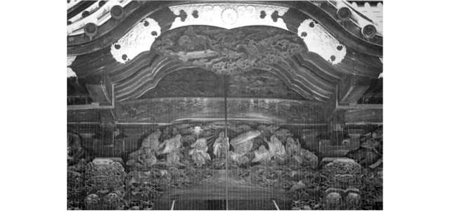 本殿の彫刻「拝殿正面の彫刻」